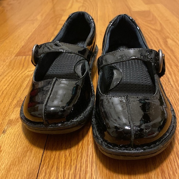 BORN Patent Leather Mary Jane’s, 7/38 - Picture 5 of 10